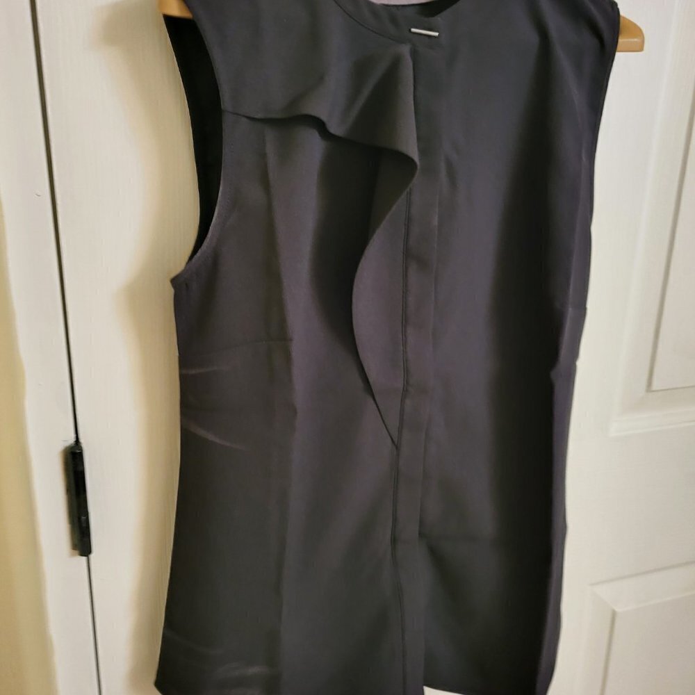 Elizabeth & Clarke Black sleeveless button down sleeveless blouse Size 00 NWOT - Picture 4 of 8